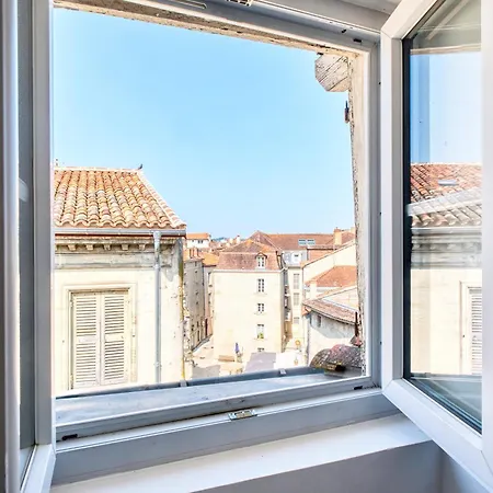 La Voliere De La Cathedrale *