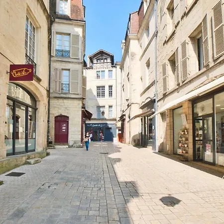 La Voliere De La Cathedrale Périgueux