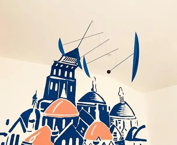 La Voliere Apartment *